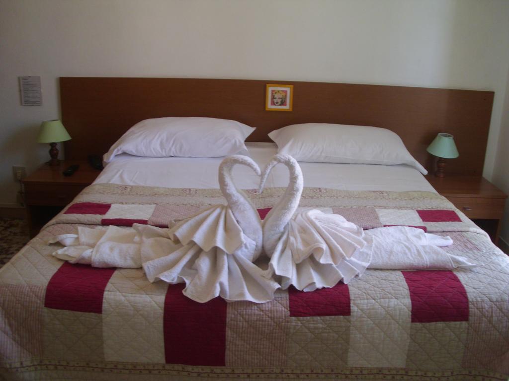 Hotel Caribe فياريجيو الغرفة الصورة